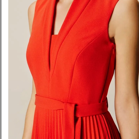 Karen Millen Shawl Collar Pleated Dress - Picture 4 of 7